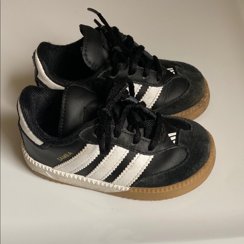 Adidas Kids Black Samba Shoes size 6c